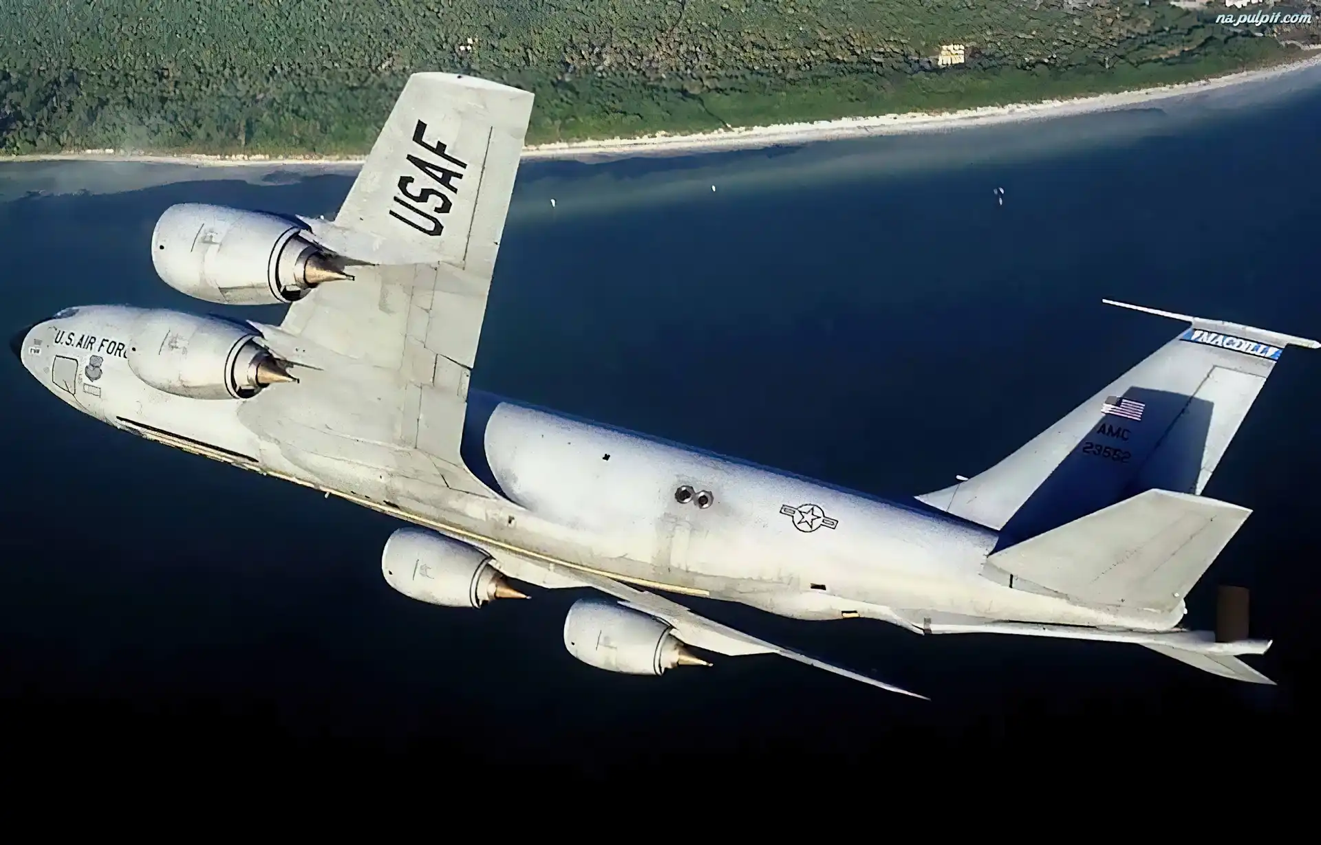 Skrzydła, Boeing KC-135R, Nawrót